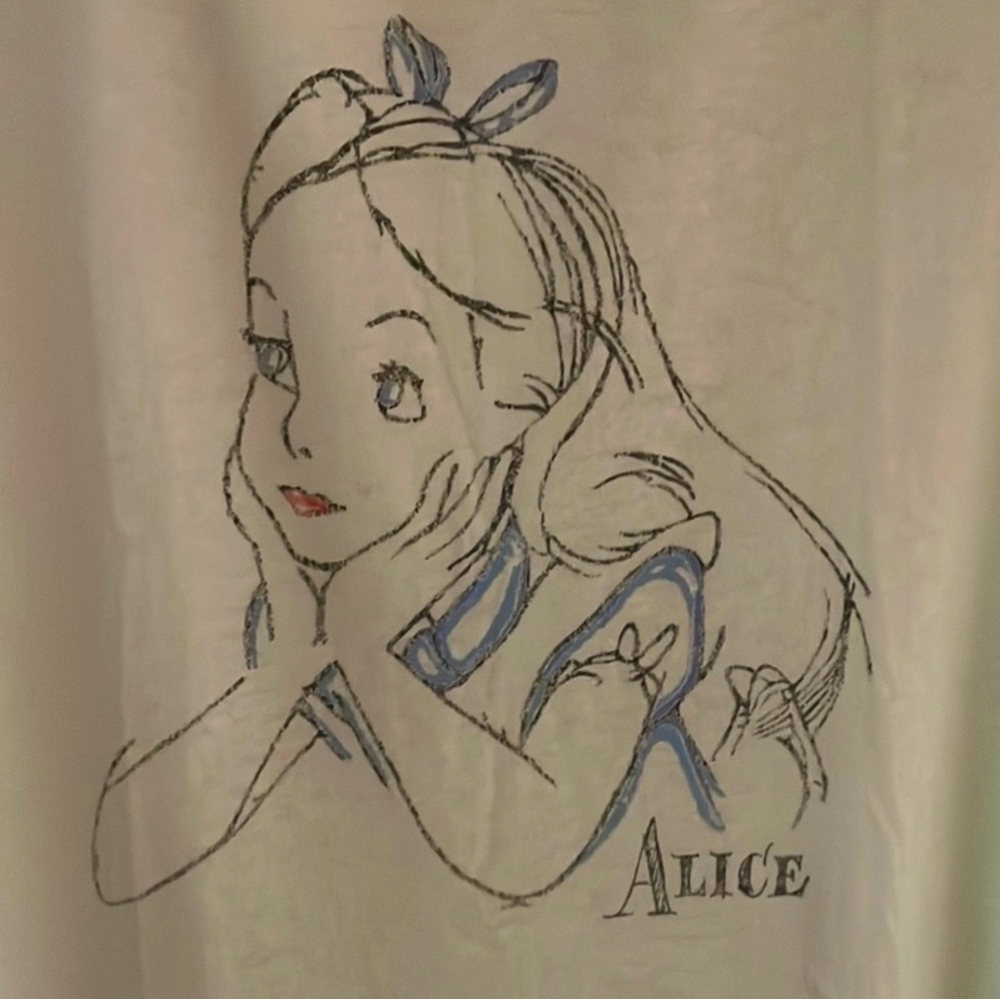 NWT Alice In Wonderland Shirt - Size M - Picture 3 of 12